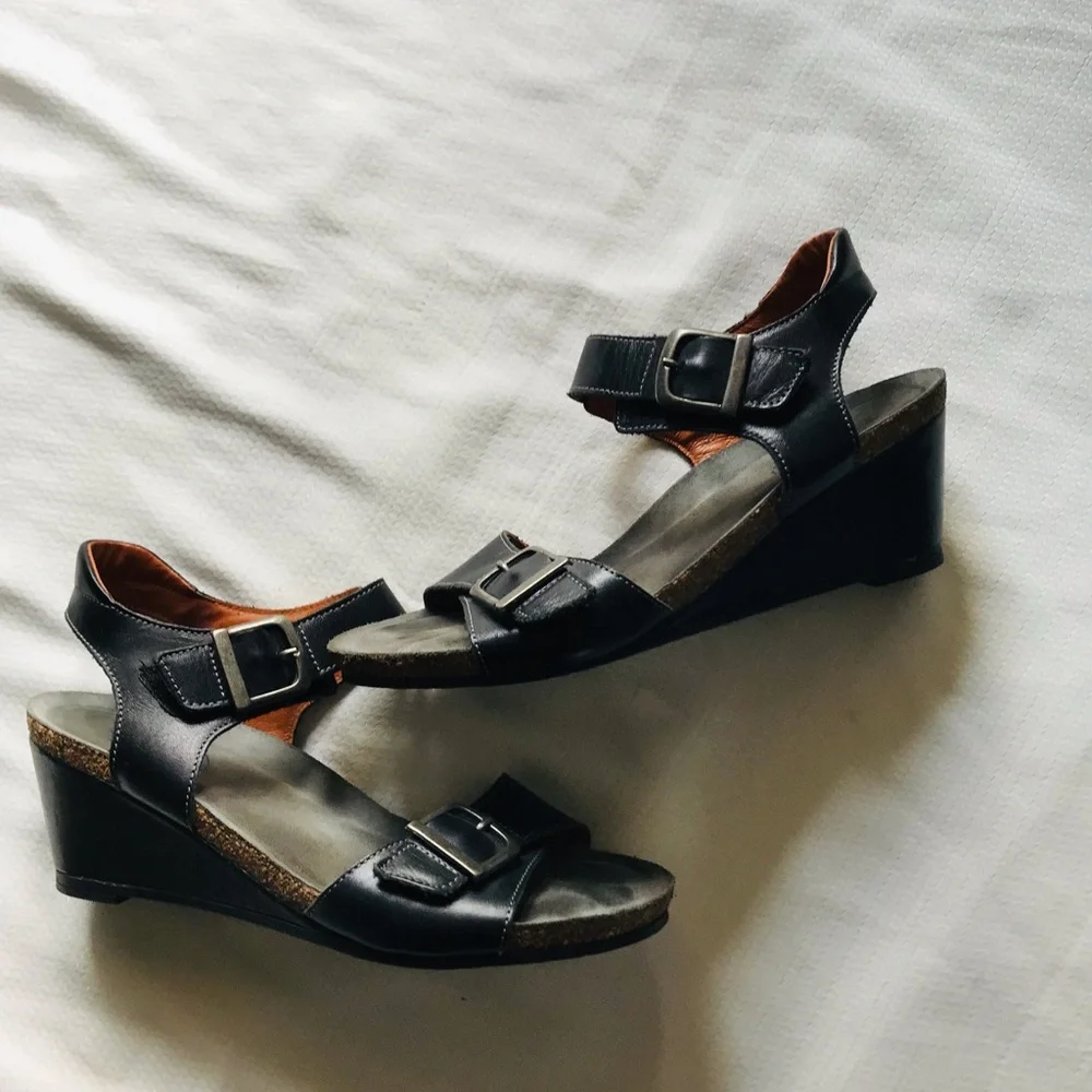 Taos‎ Women's Black Wedge Sandals